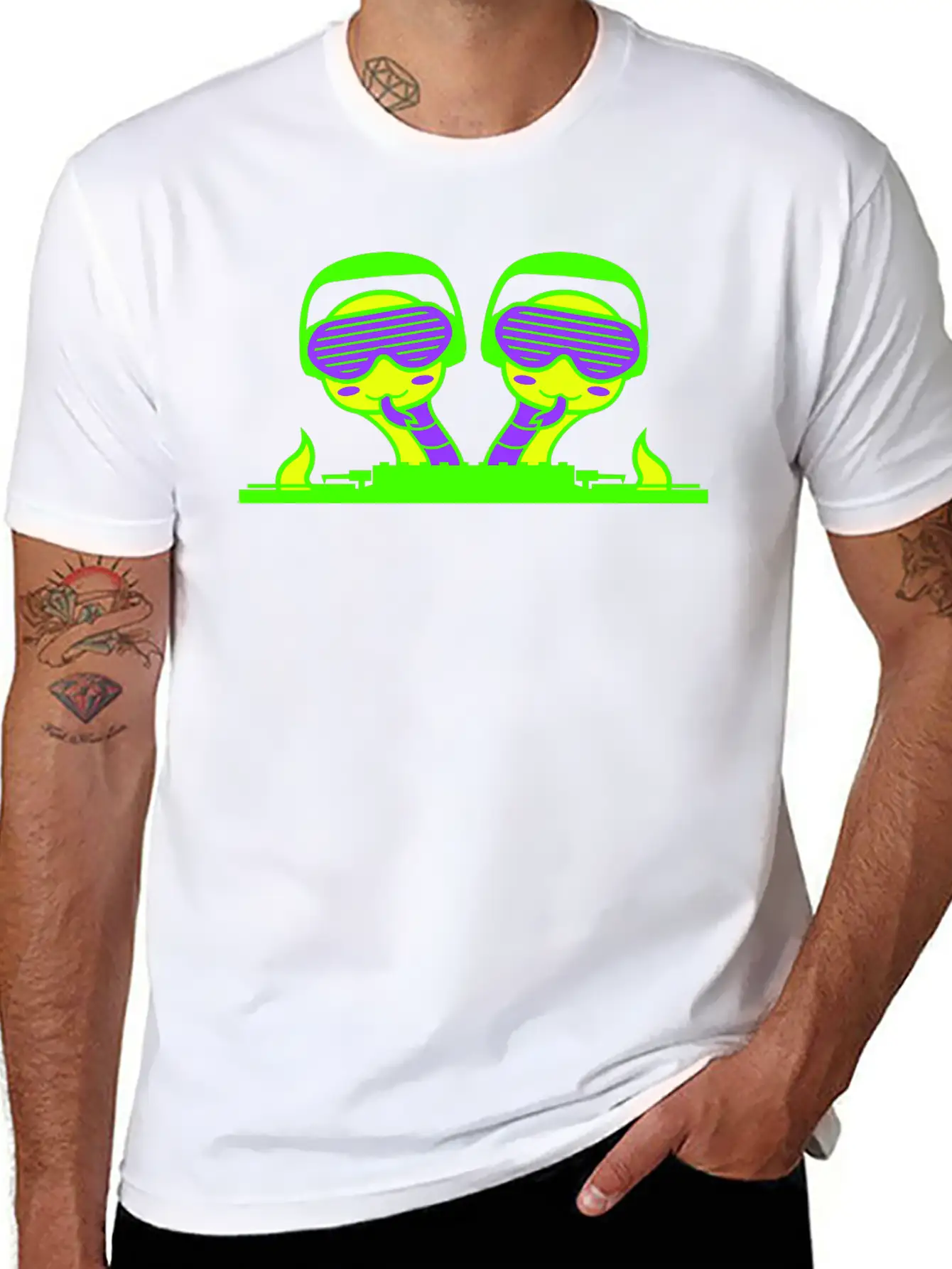 2 Funny Cool DJ Snakes Mixing Fun Music Party Club Stylish Everyday T-Shirt – Unisex Basic Cotton Tee