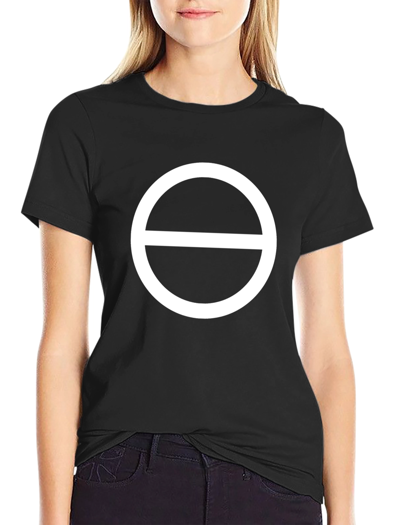 Graphic Tee: White Circle with Line Design