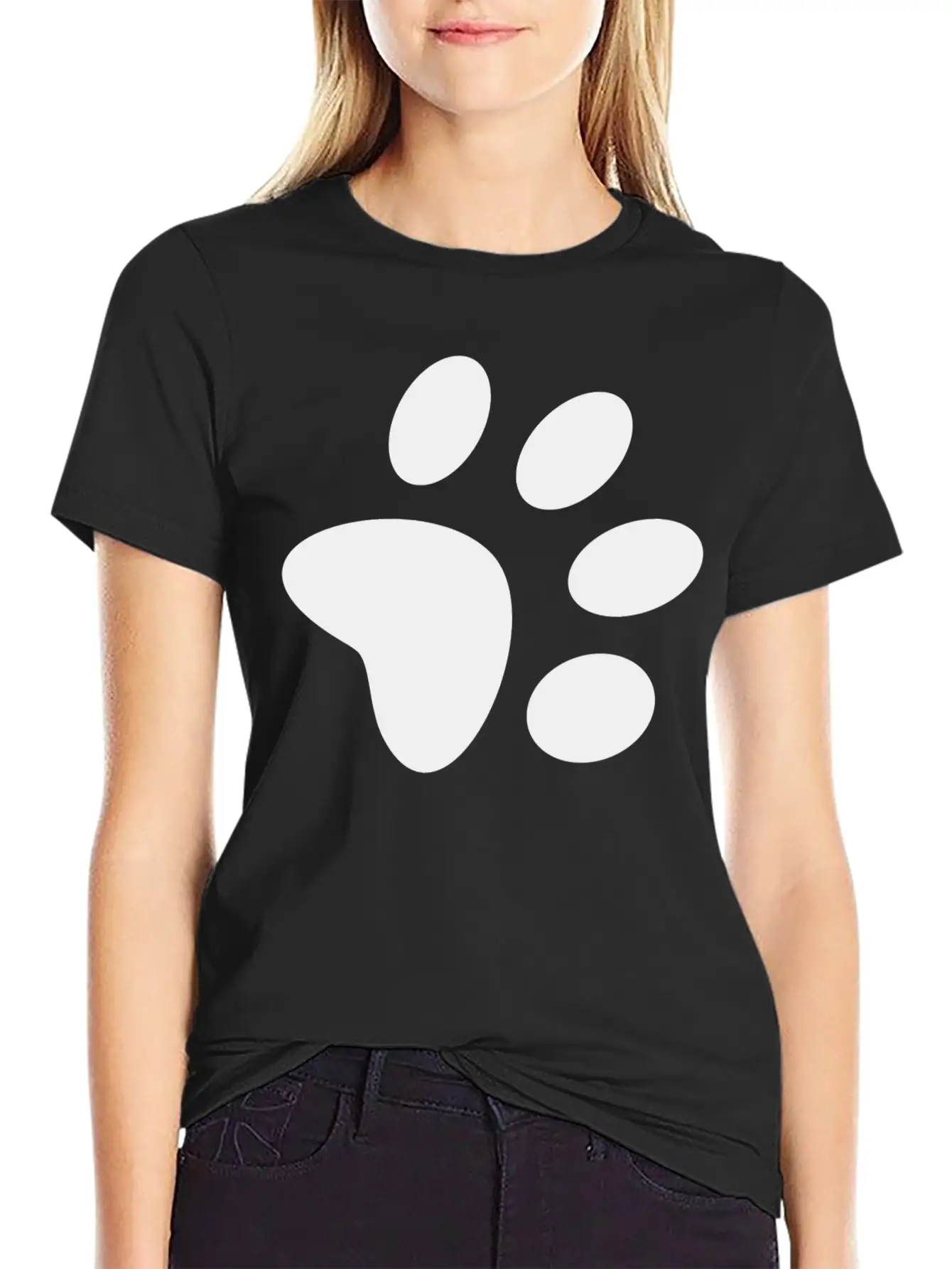 A Black Large Paw Vector Casual Graphic T-Shirt – Simple And Comfortable Daily Wear