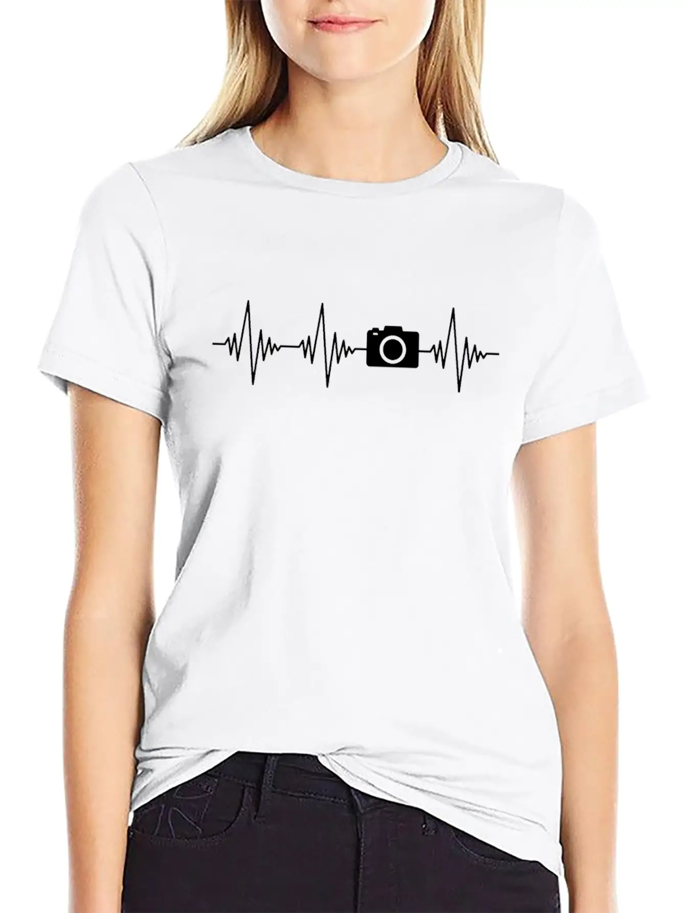 Camera Heartbeat Unisex Casual T-Shirt – Clean Design For Daily Comfort