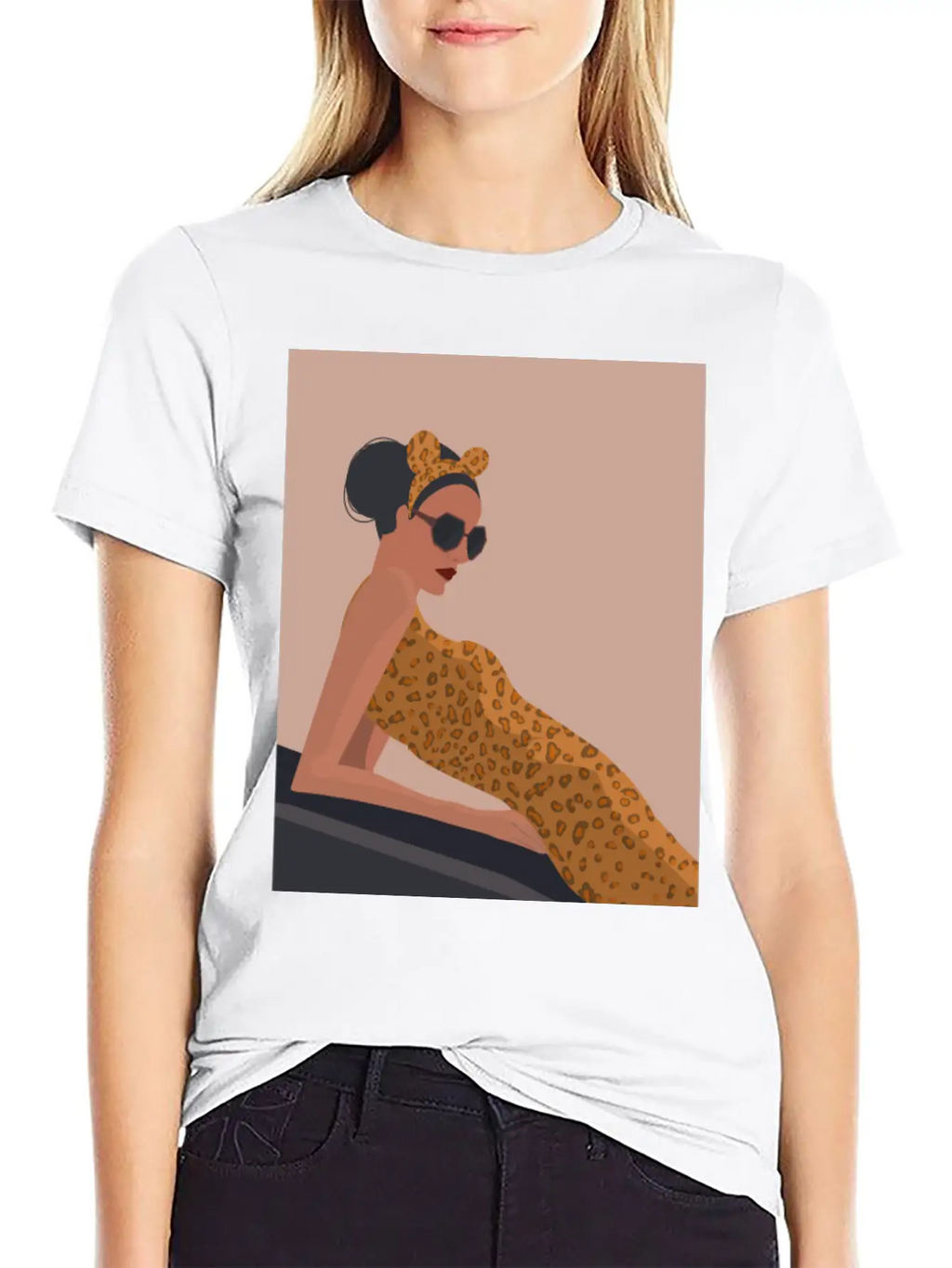 Cheetah Fashion Girl Unisex Casual T-Shirt – Clean Design For Daily Comfort