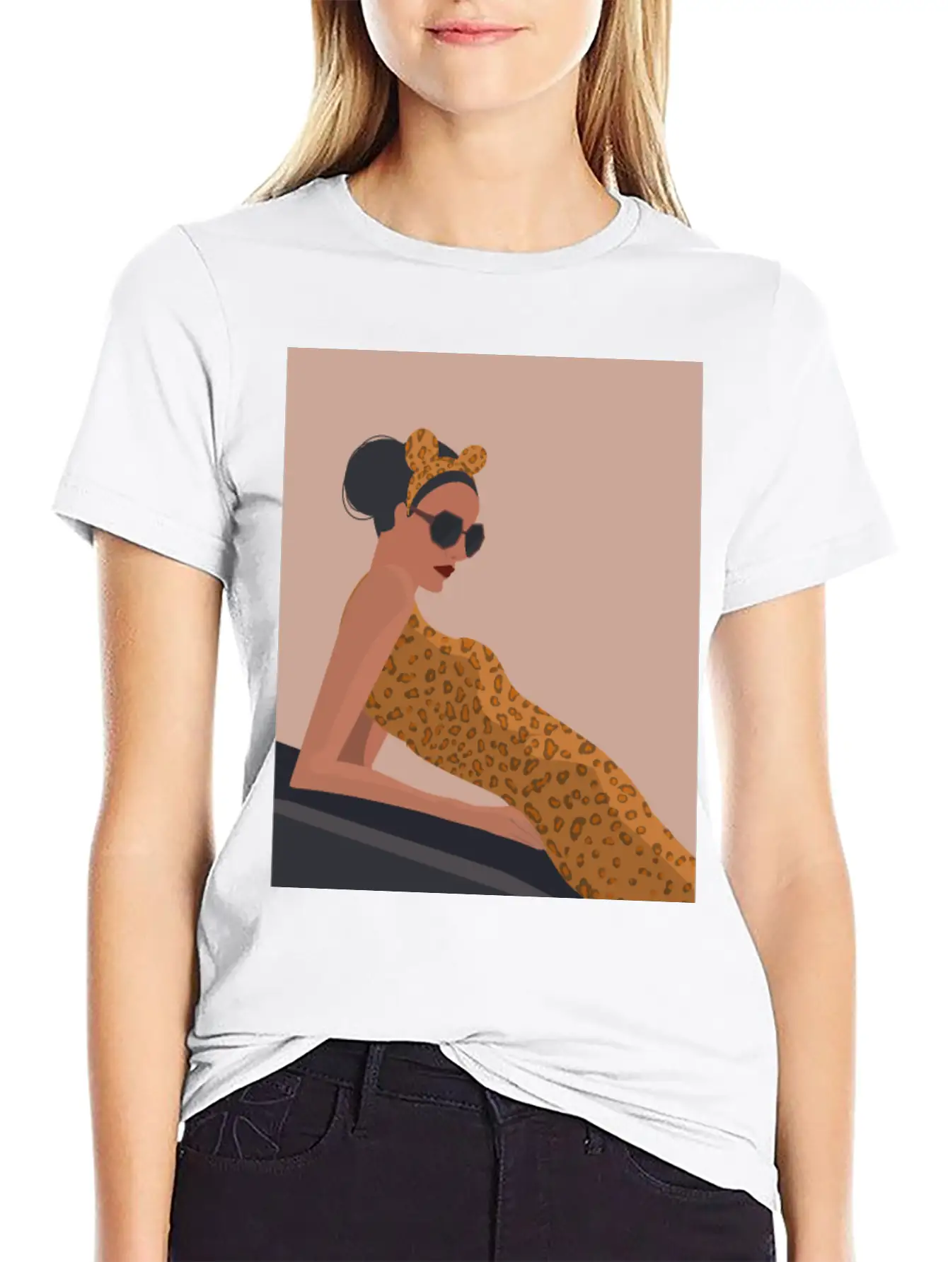 Cheetah Fashion Girl Unisex Casual T-Shirt – Clean Design For Daily Comfort