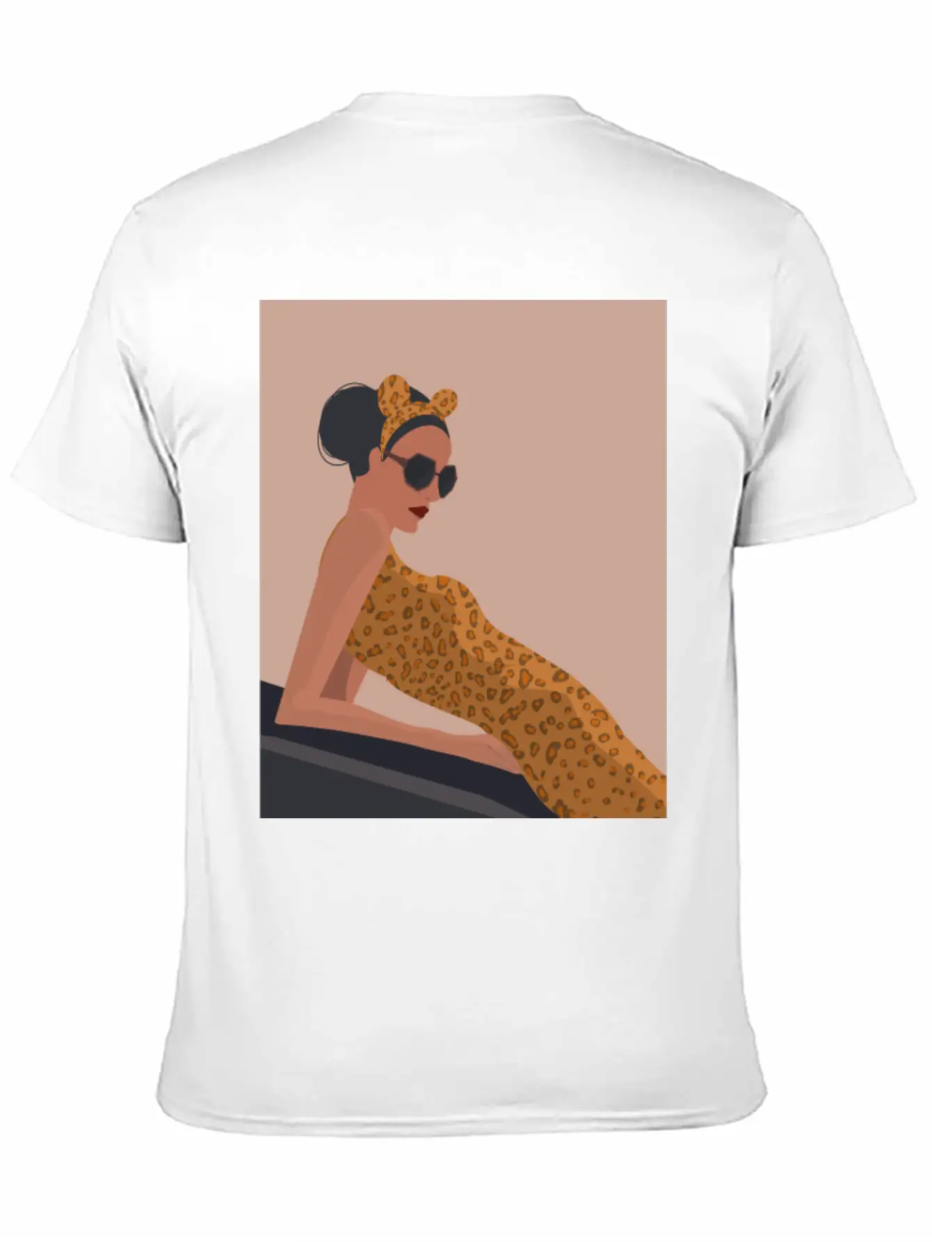 Cheetah Fashion Girl Unisex Casual T-Shirt – Clean Design For Daily Comfort