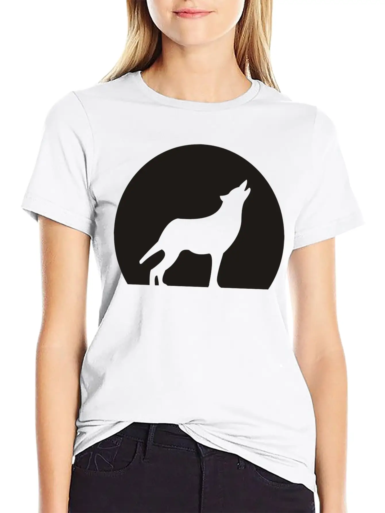 Wolf Howling At Moon Unisex Casual T-Shirt – Clean Design For Daily Comfort